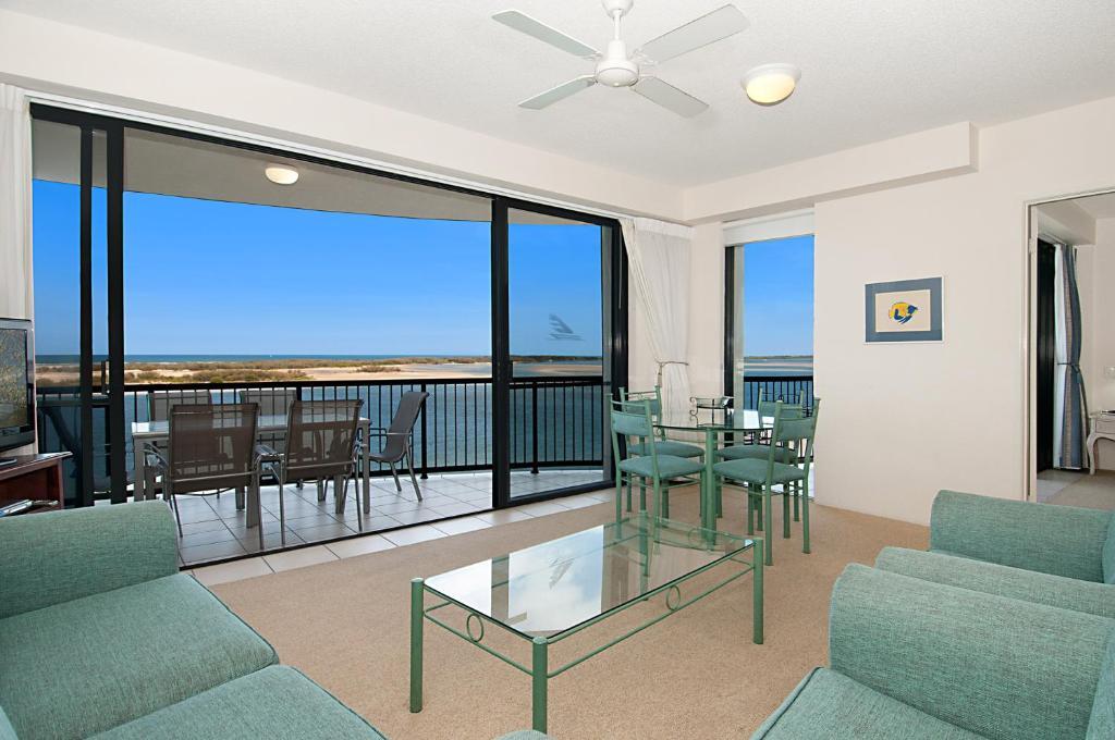 Windward Passage 4*
