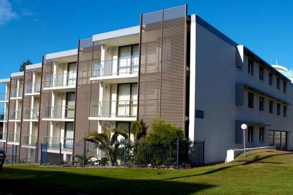 Merrima Court Holidays 4* Caloundra