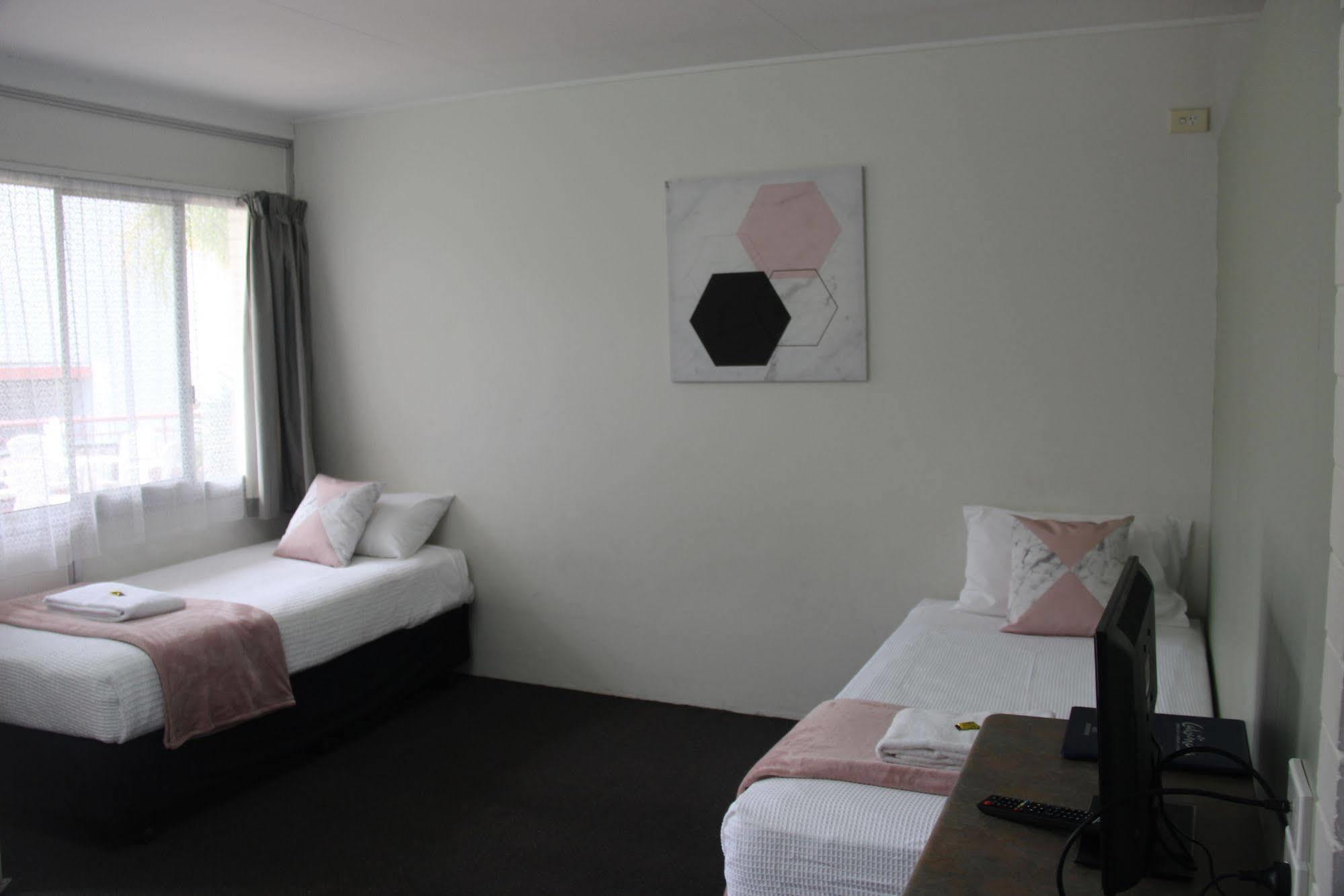 Suncourt 3*