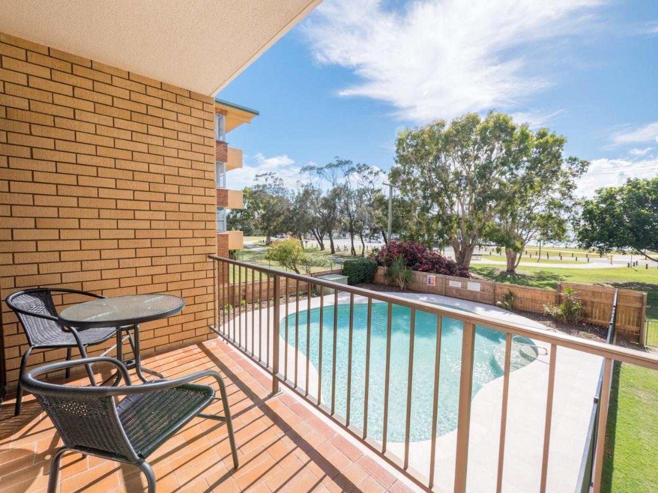Apartment Golden Shores Unit 3 21 Landsborough Parade *