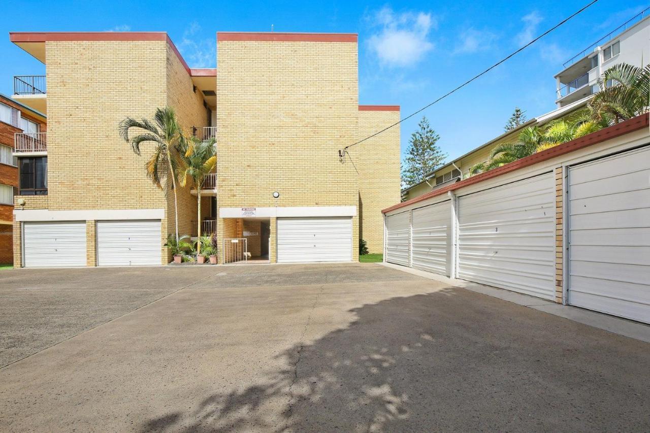 Golden Shores Unit 3 21 Landsborough Parade Apartment *