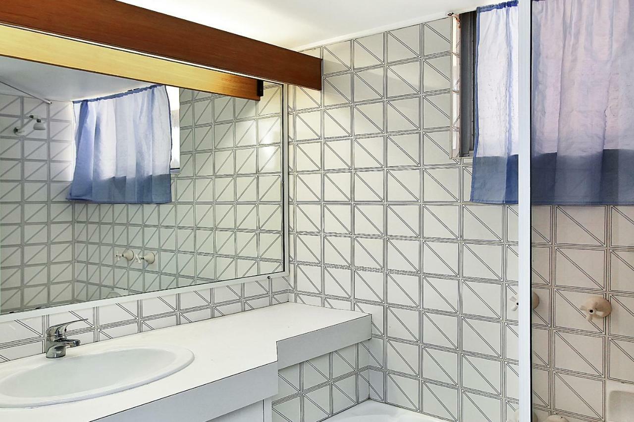 Monterey Unit 10 27 Warne Terrace Kings *