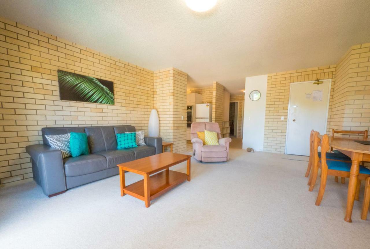 Apartment Golden Shores Unit 3 21 Landsborough Parade Caloundra