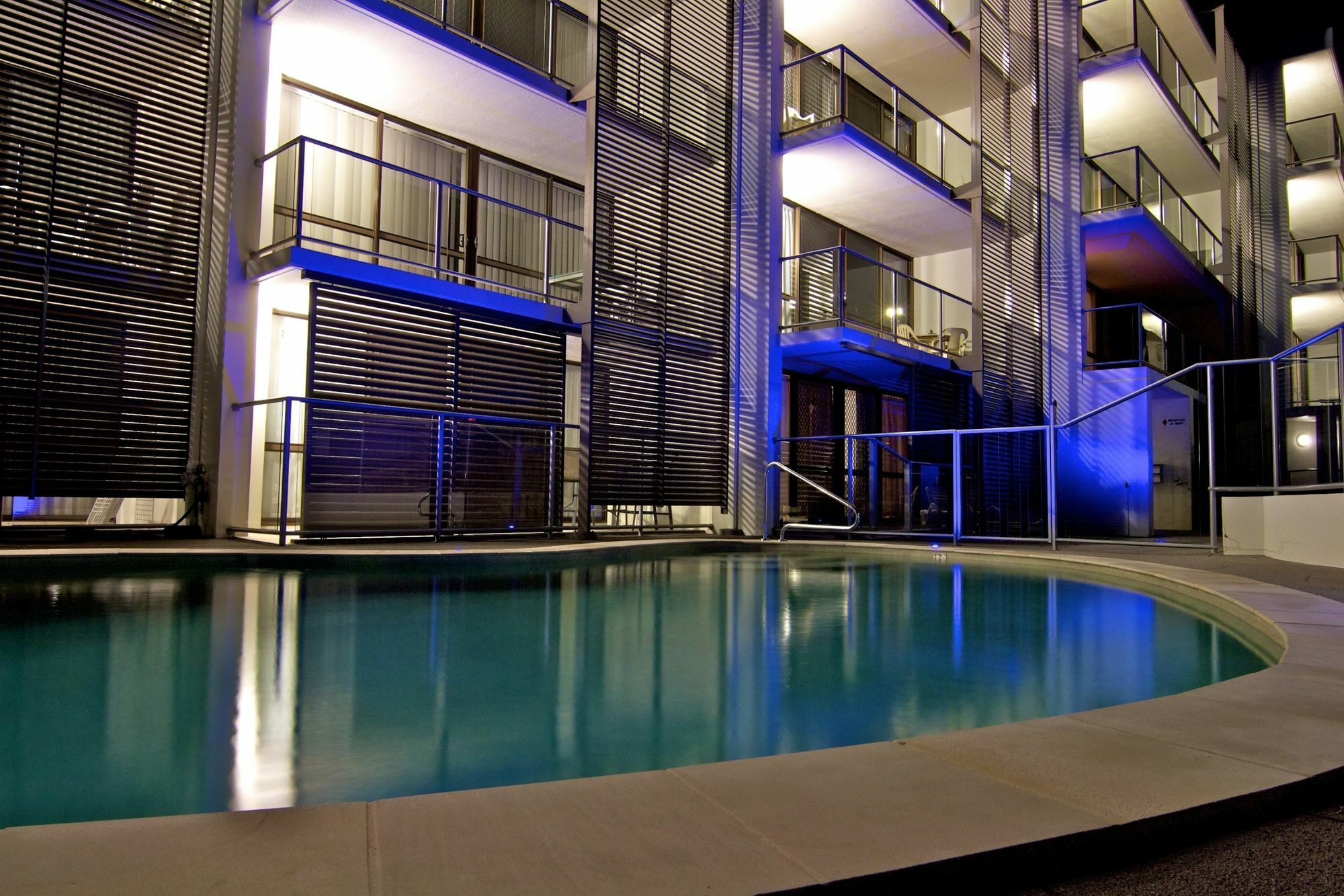 Merrima Court Holidays 4*