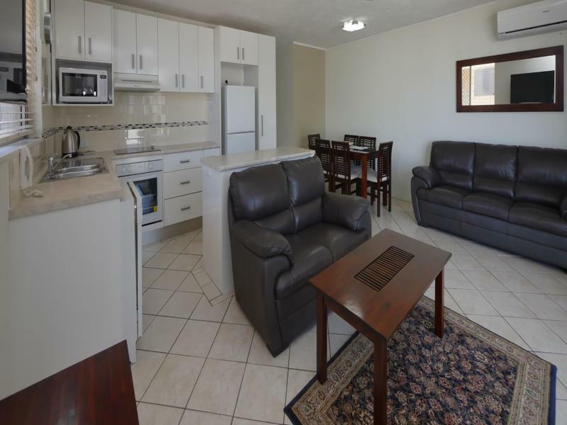 Aparthotel Merrima Court Holidays 4*