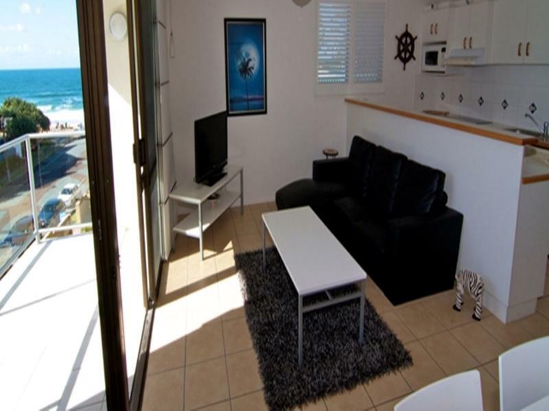 Merrima Court Holidays Caloundra
