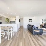 1 Rowell Street Battery Hill Qld