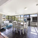 5 Margaret St Kings Beach Qld