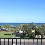 Waikiki Unit 4 Kings Beach Qld