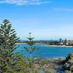 Wickham Point Unit 5 Kings Beach Qld