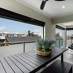 Nimolanca - 3 Bedroom Partial Ocean View