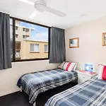 Eastbourne U6 80 Esplanade Golden Beach