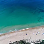 Coastal Getaway Across From Dicky Beach