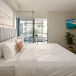 Ocean Breeze Retreat: Kings Coastal Apartment