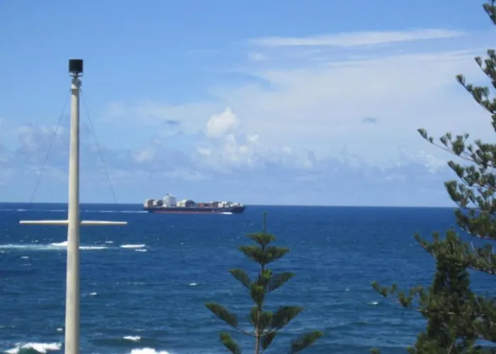 Unit 10 Sea Eagles Apartments