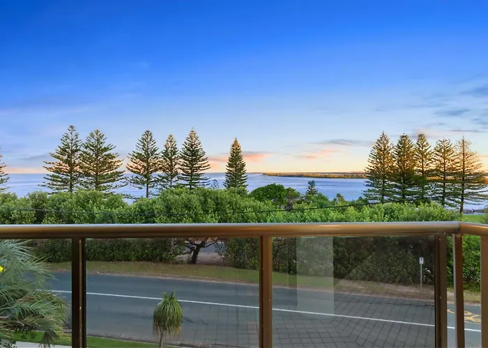 Araluen Unit 6 Bulcock Beach Qld