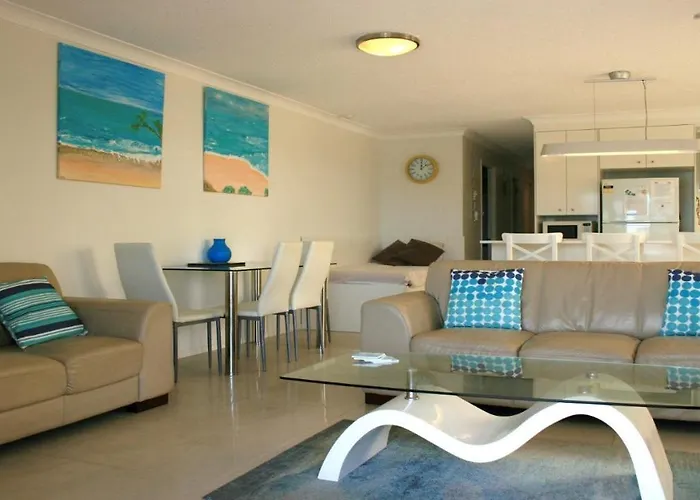 Pandanus Shores Unit 2 Kings Beach Qld