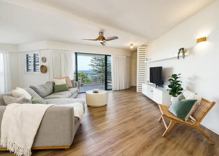 Tranquil Tides Retreat - Coastal Waterfront Escape