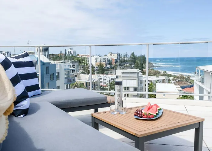 Hamptons Style Penthouse At Kings Beach