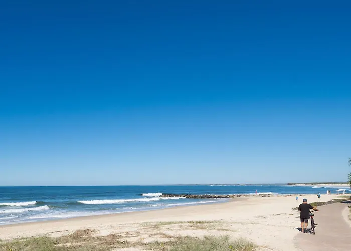 Moffat Beach Coastal Contemporary Unit A