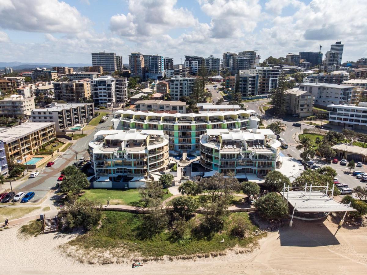 Rolling Surf Caloundra