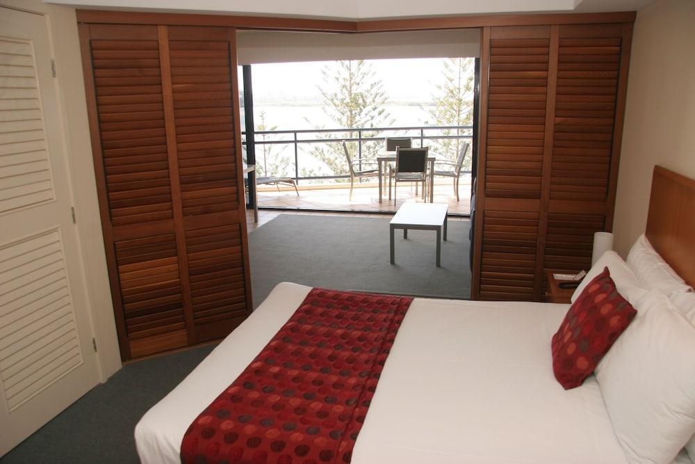 Ramada By Wyndham Golden Resort 4*