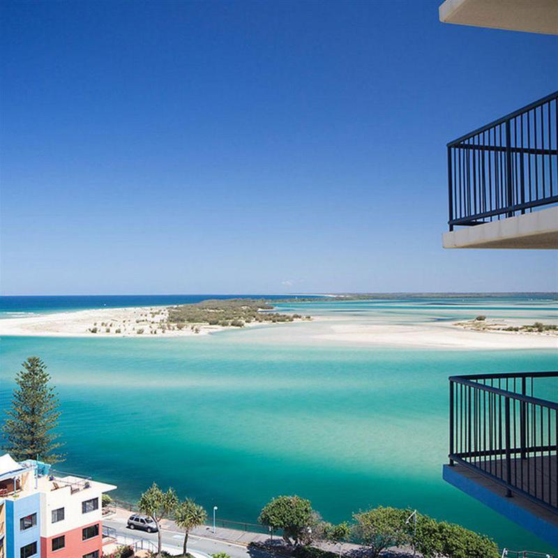 Breakfree Grand Pacific Aparthotel 4*