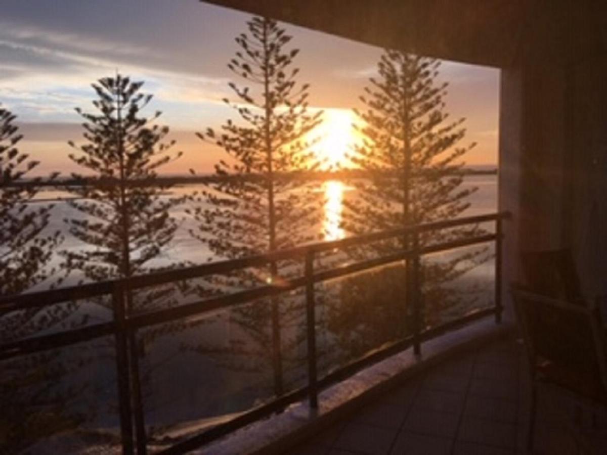 Just Perfect With Ocean Views Apartment Caloundra