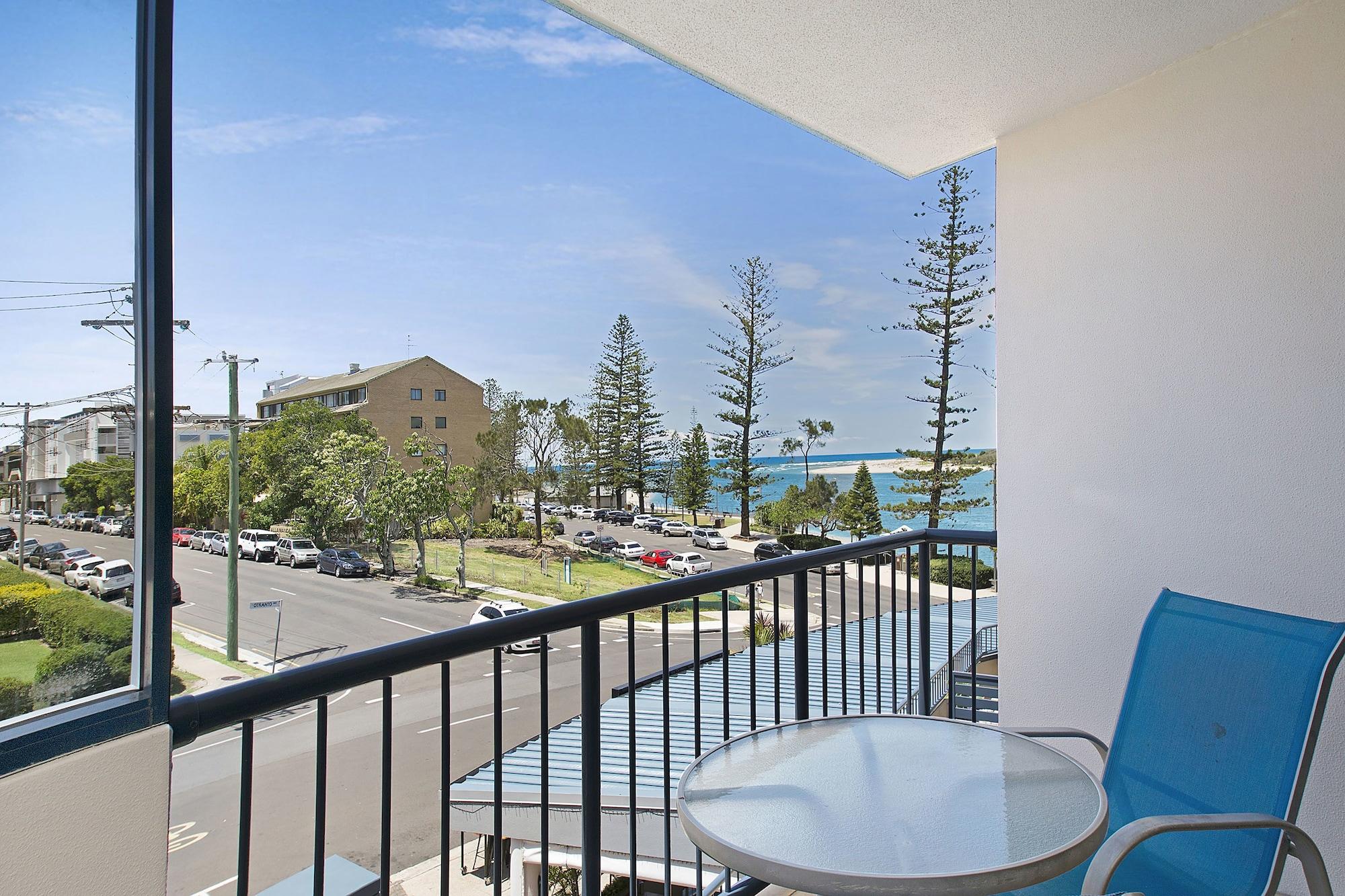 Breakfree Grand Pacific Aparthotel 4*