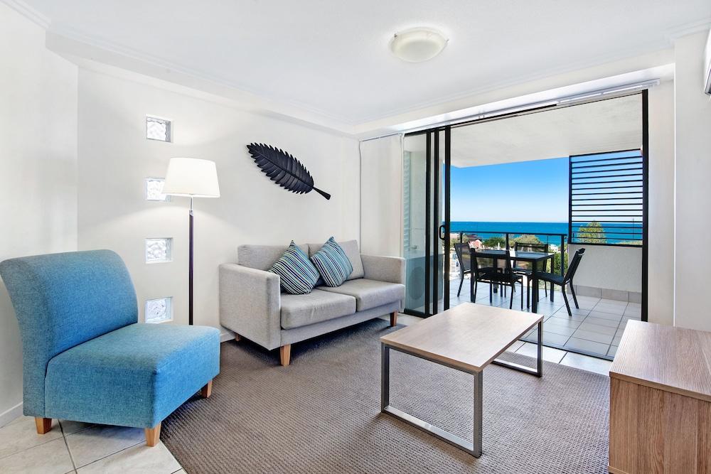 Ultiqa Shearwater Hotel