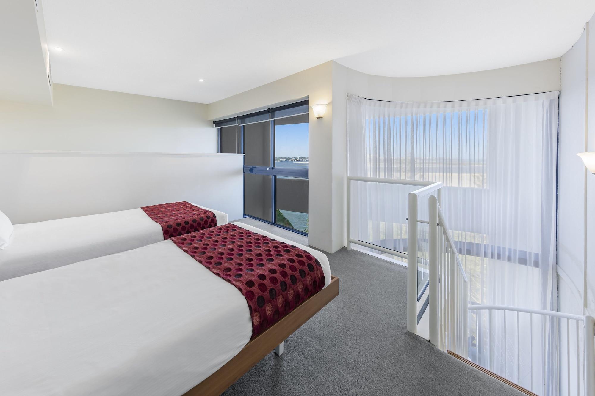 Ramada By Wyndham Golden