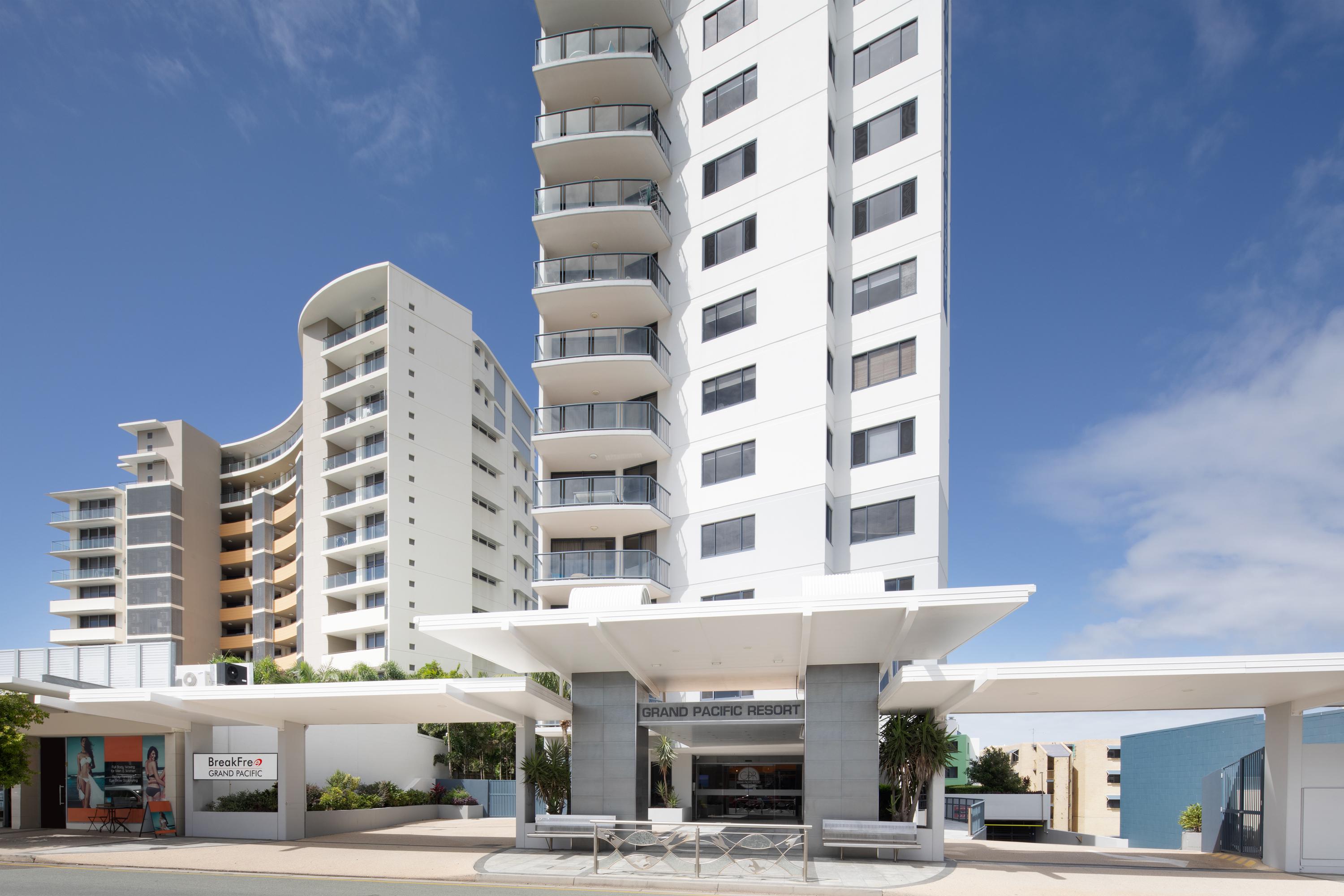 Aparthotel Breakfree Grand Pacific 4*