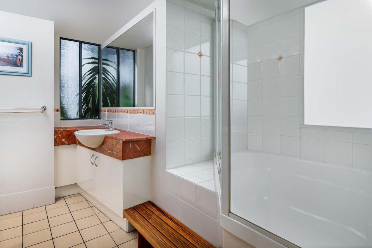 Breakfree Grand Pacific Aparthotel 4*