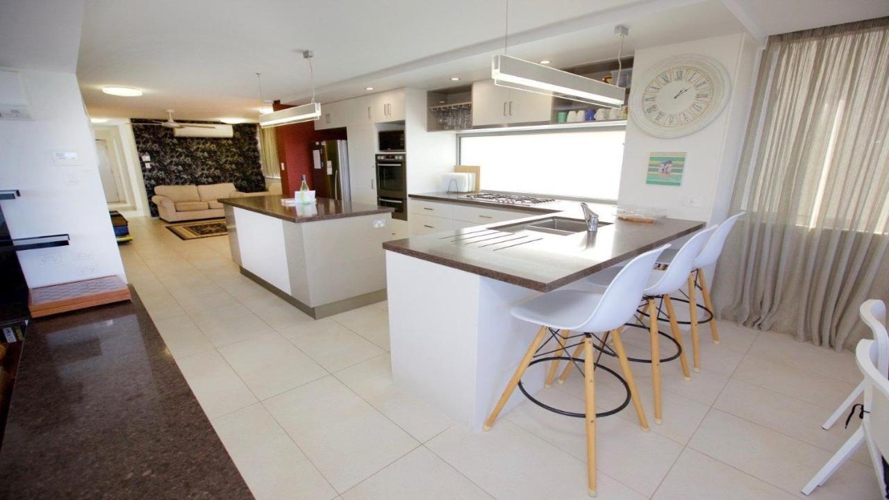Marika Unit 1 Kings Beach Qld *
