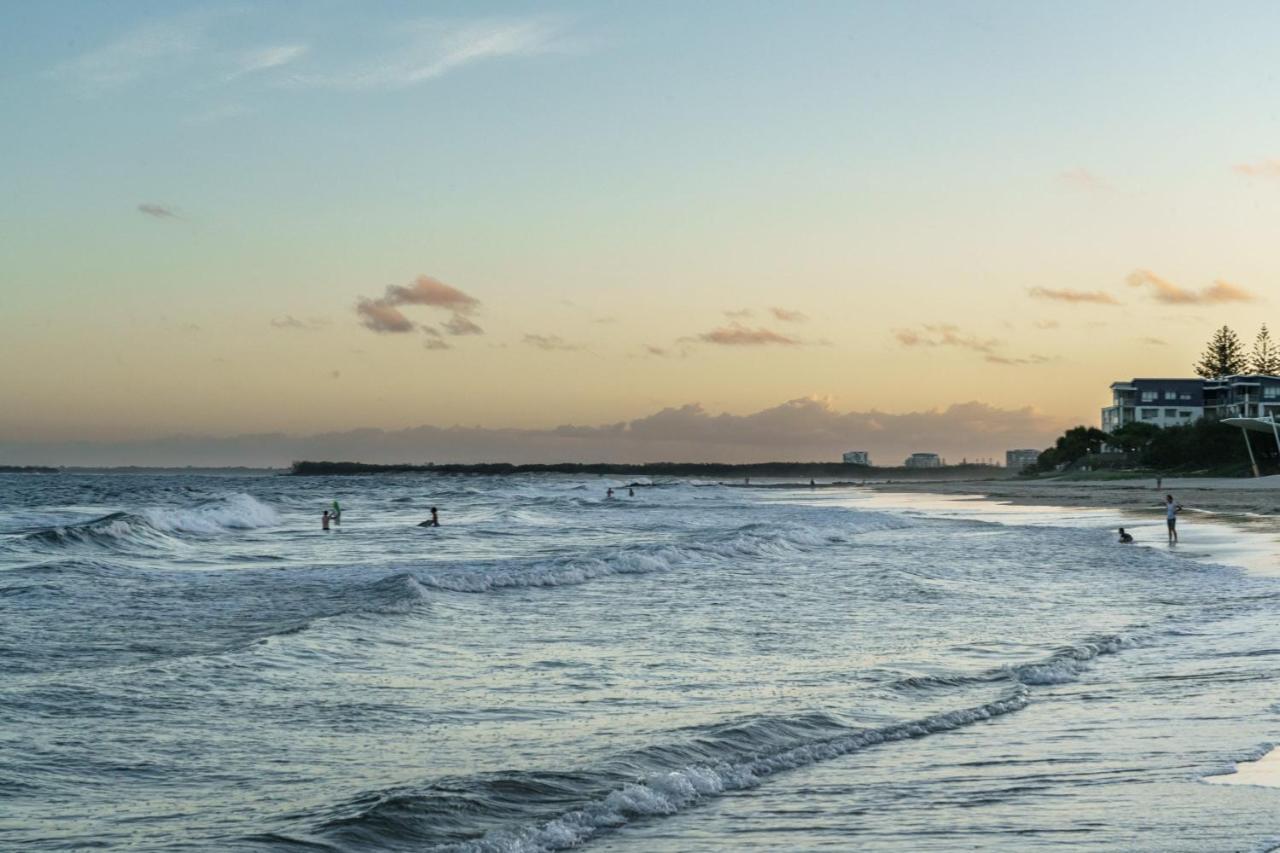 Retro Style Kings With Ocean Views * Caloundra