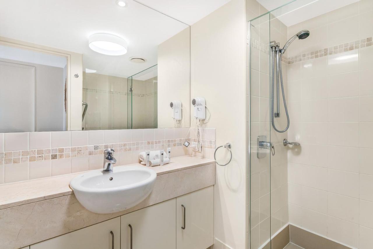 Ultiqa Shearwater Hotel