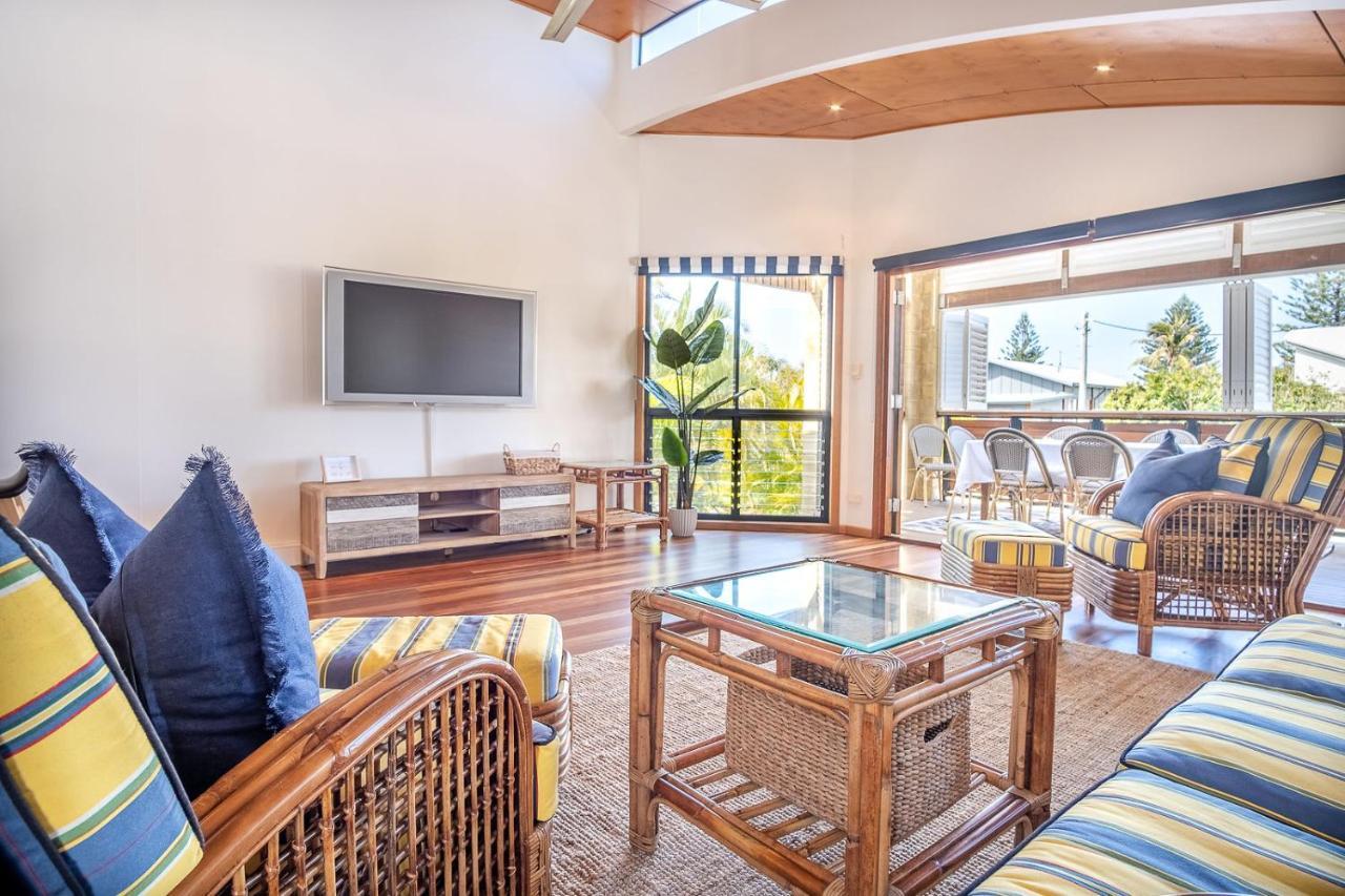 Coastal Getaway Across From Dicky Holiday home *