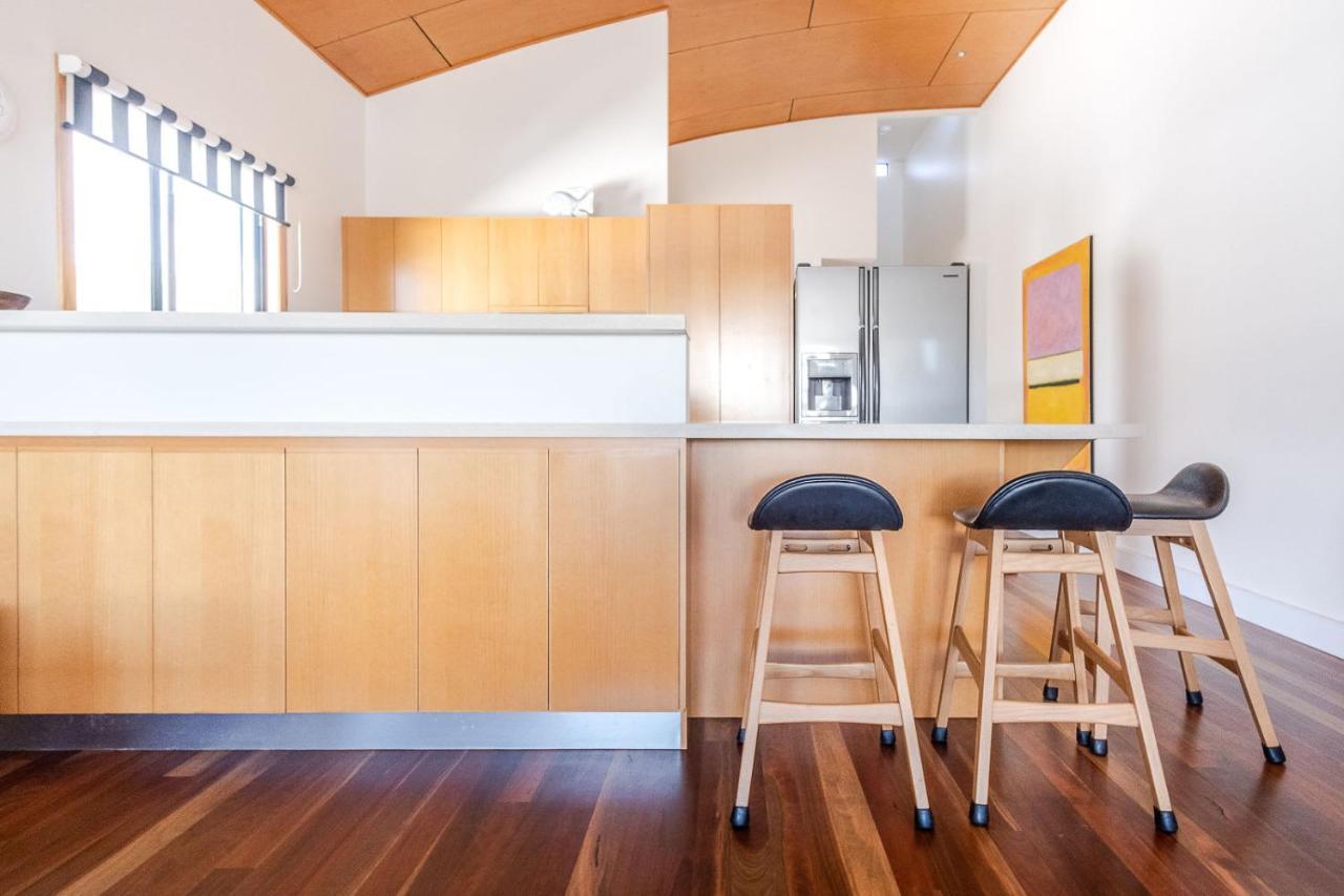 Coastal Getaway Across From Dicky Caloundra