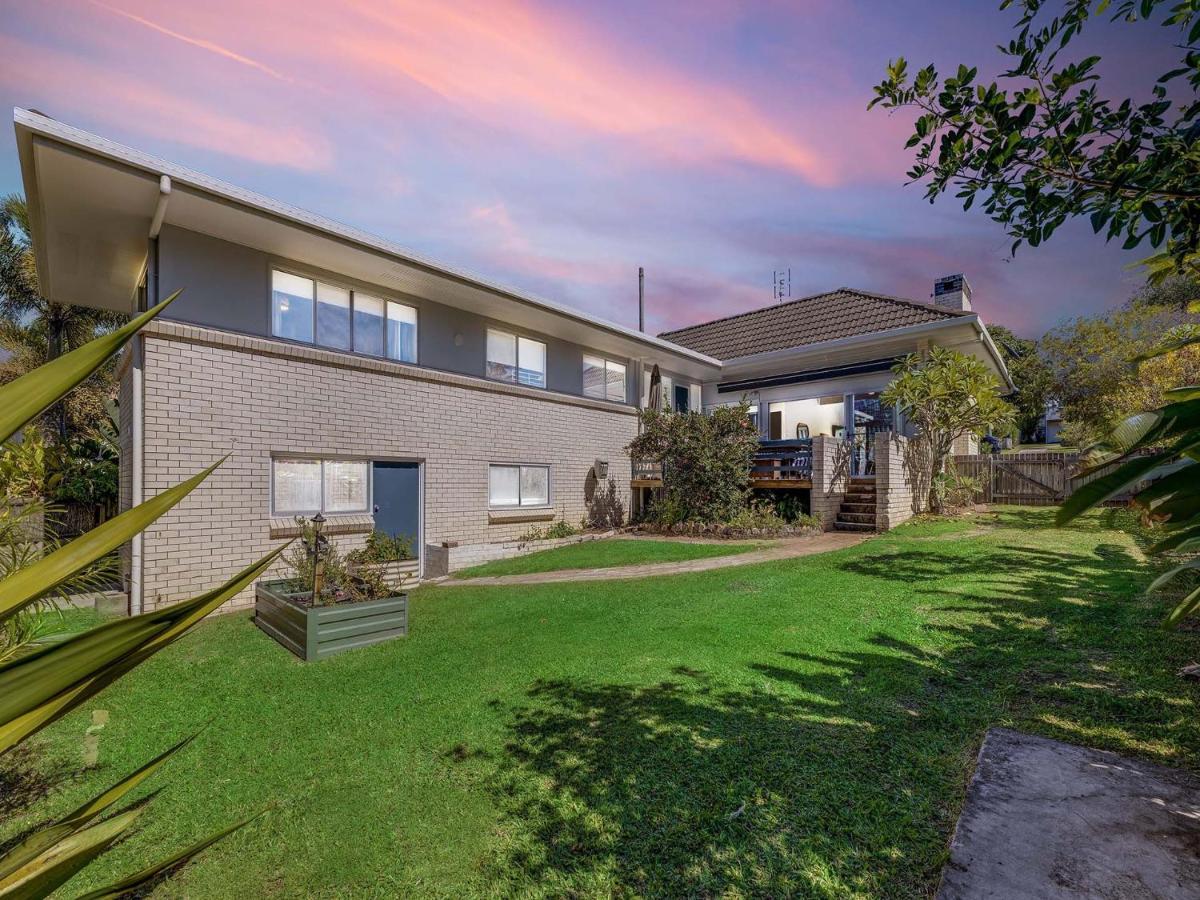 25 Oleander Avenue Shelly Qld * Caloundra