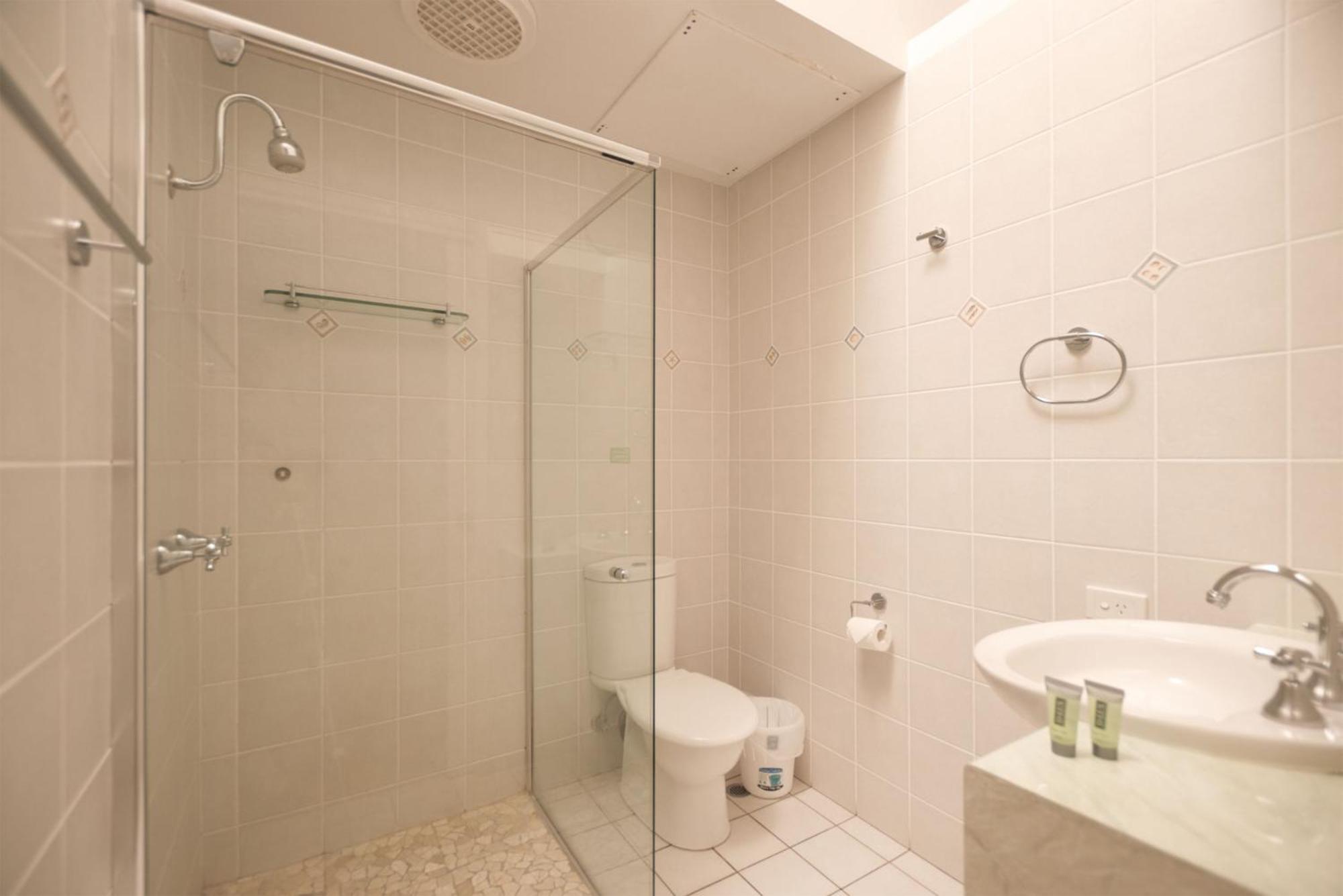 Raintrees Moffat Beach Aparthotel 3*
