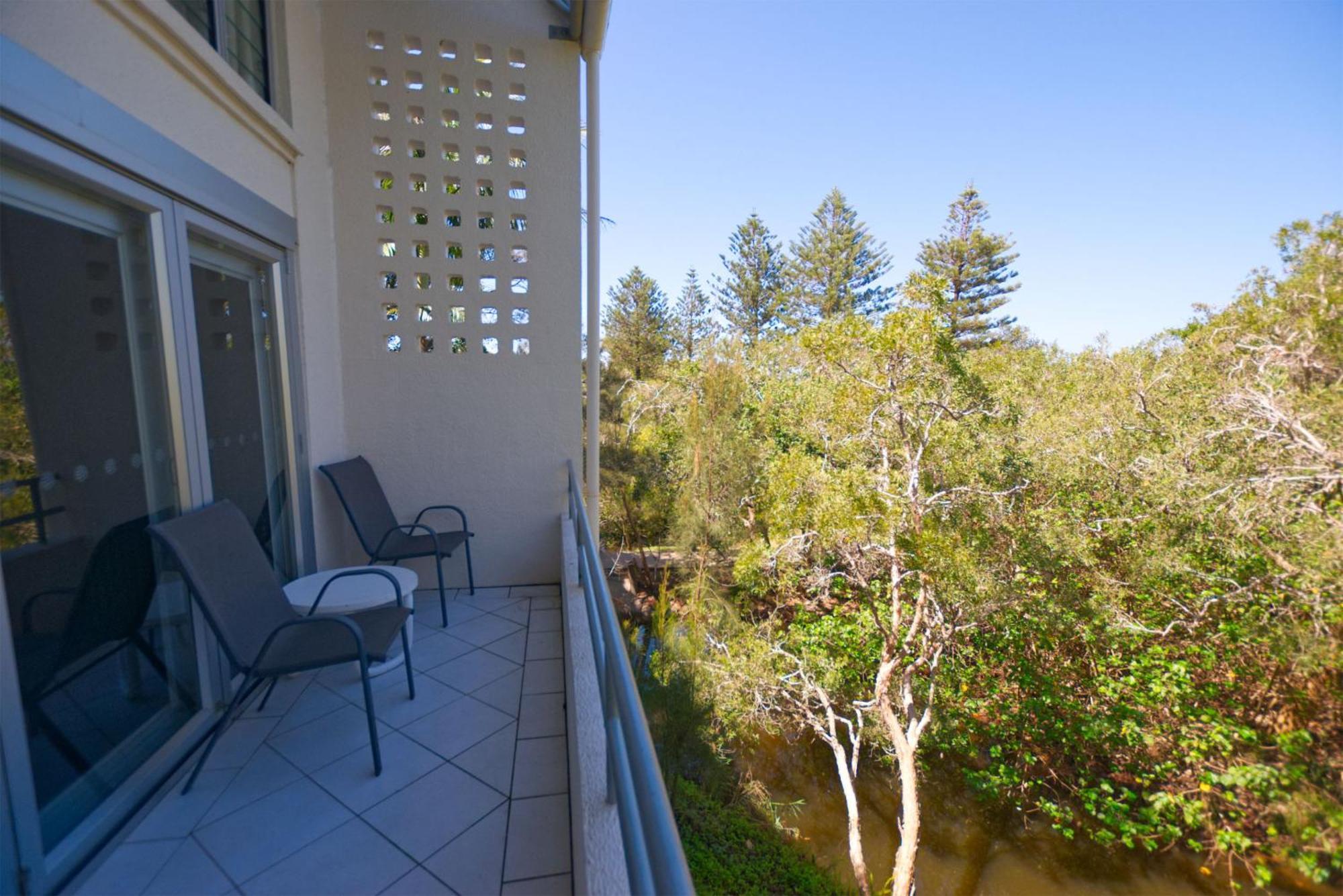Raintrees Moffat Beach 3*