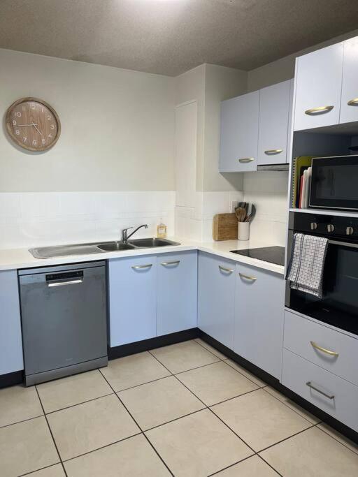 Byo Kids! Family Unit In The Heart Of Kings Beach Apartment Caloundra
