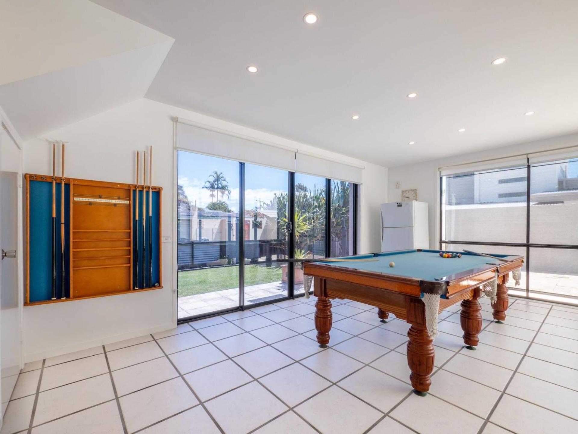 Campbell St 11 Moffat Beach Holiday home *