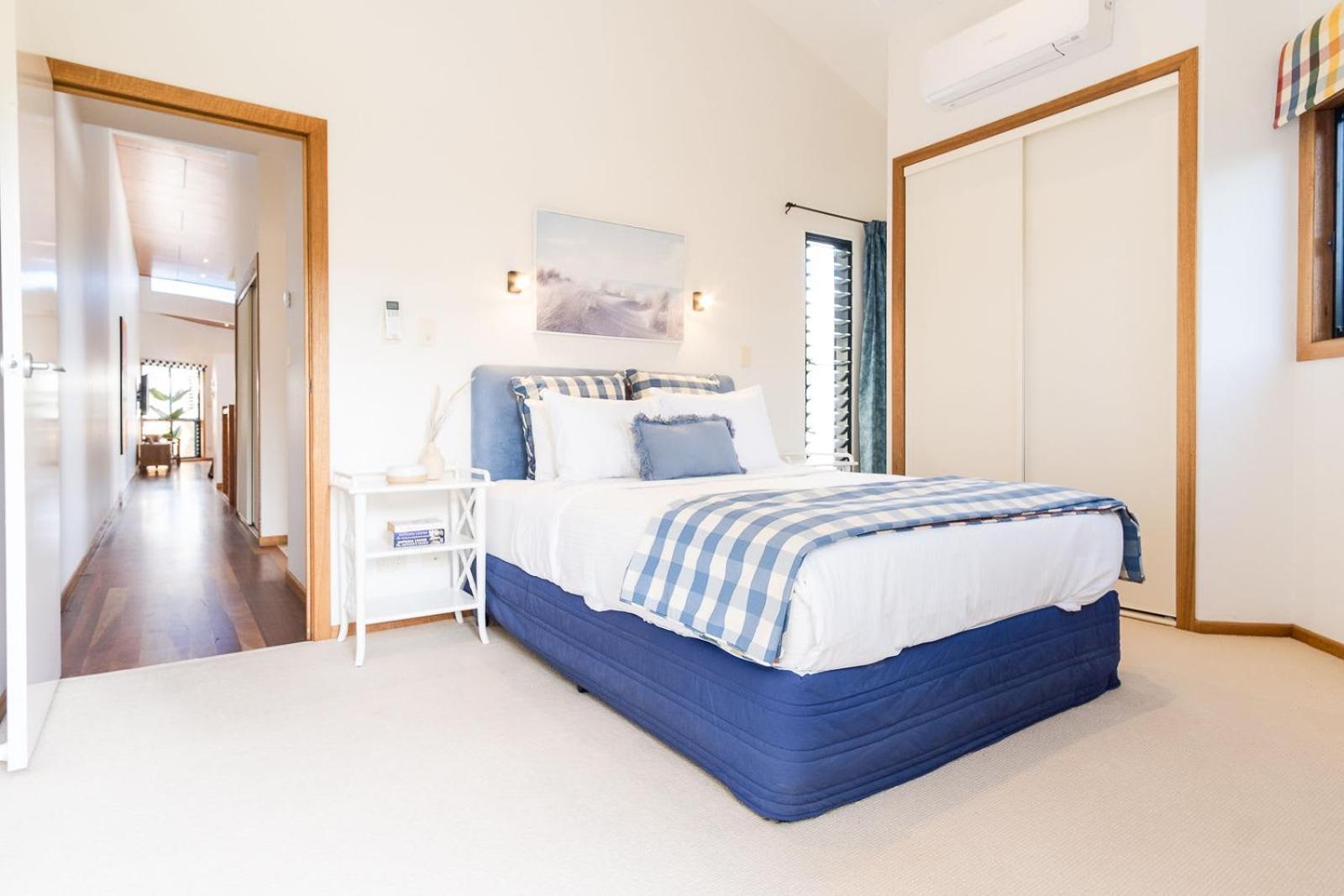 Coastal Getaway Across From Dicky Holiday home Caloundra