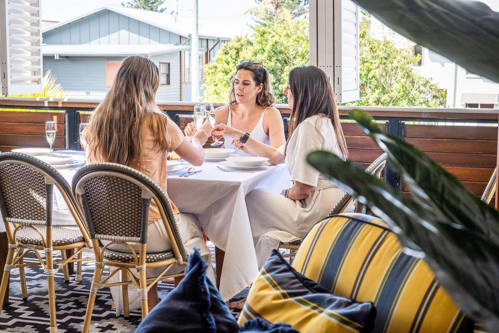 Coastal Getaway Across From Dicky Caloundra