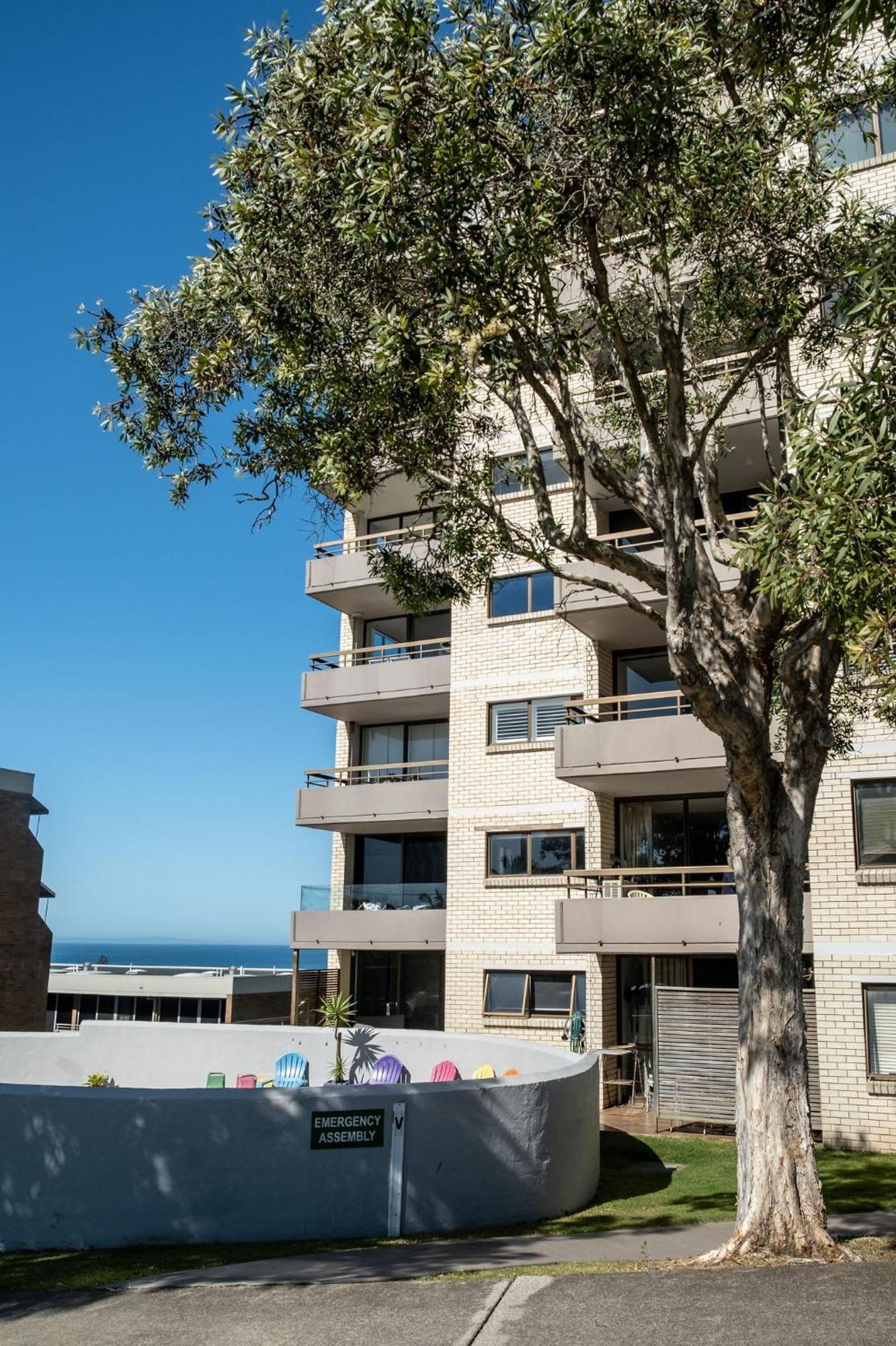 Retro Style Kings With Ocean Views * Caloundra