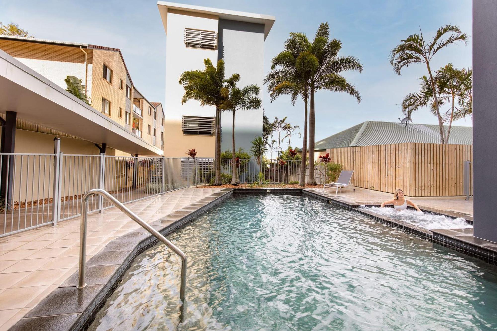 Ocean Breeze Retreat: Kings Coastal Apartment *