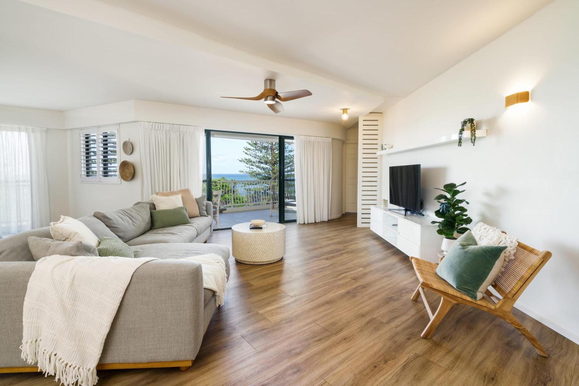 Apartment Tranquil Tides Retreat - Coastal Waterfront Escape *