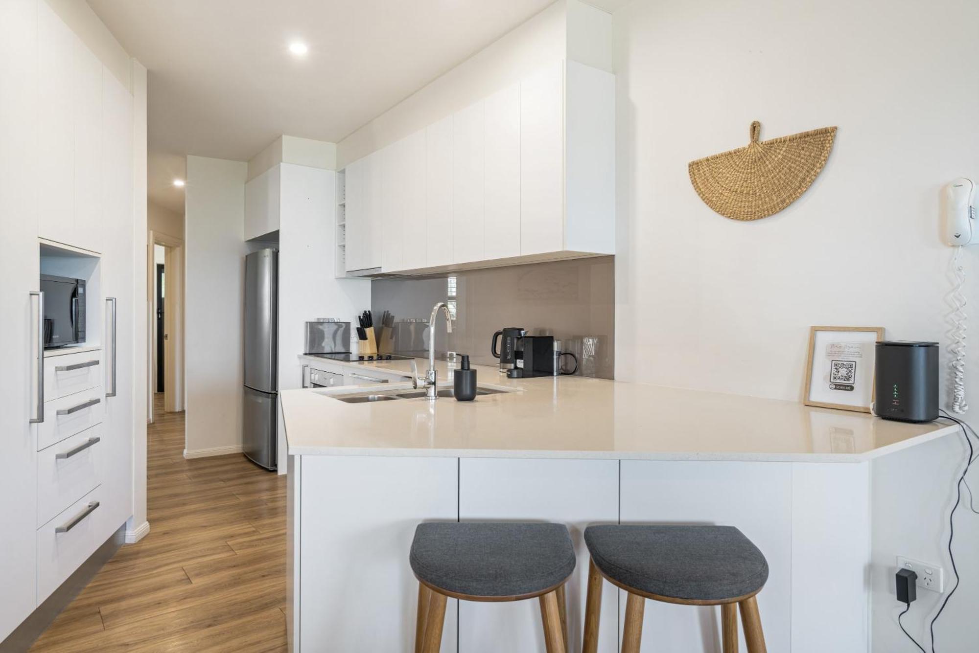 Apartment Tranquil Tides Retreat - Coastal Waterfront Escape Caloundra