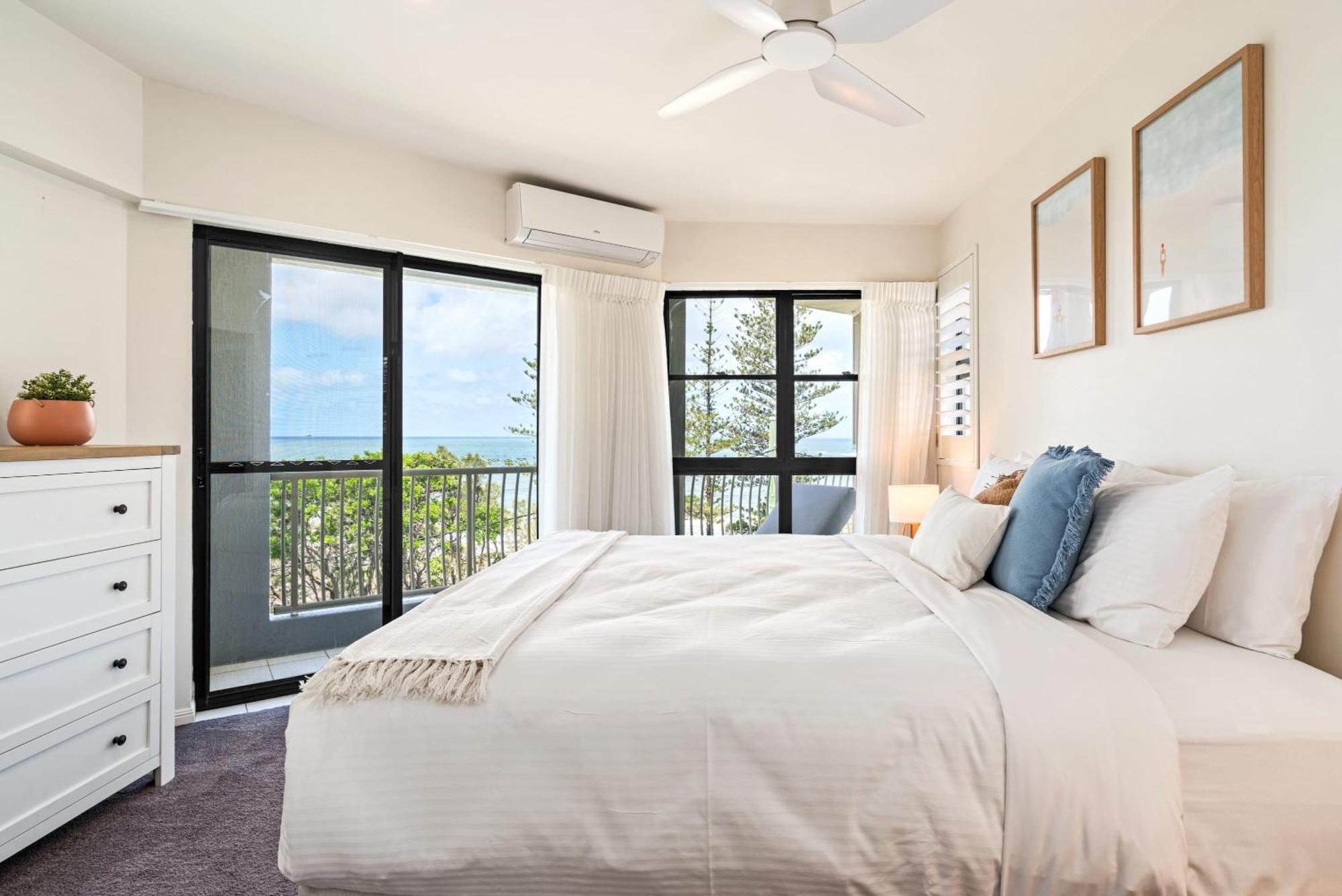 Tranquil Tides Retreat - Coastal Waterfront Escape